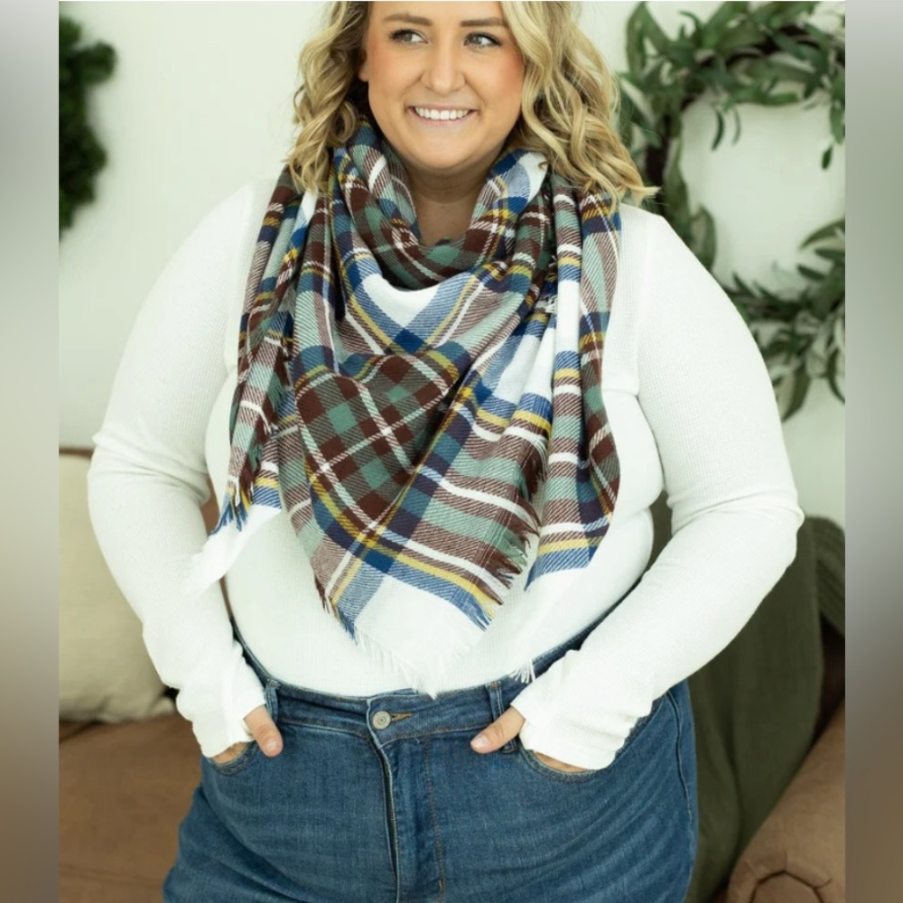 NWOT Blanket scarf - Picture 3 of 4